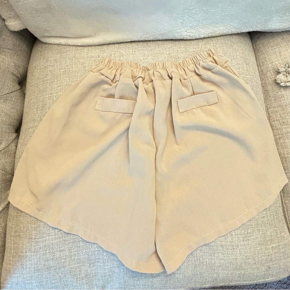 WOMEN’S SHORTS - Picture 4 of 4